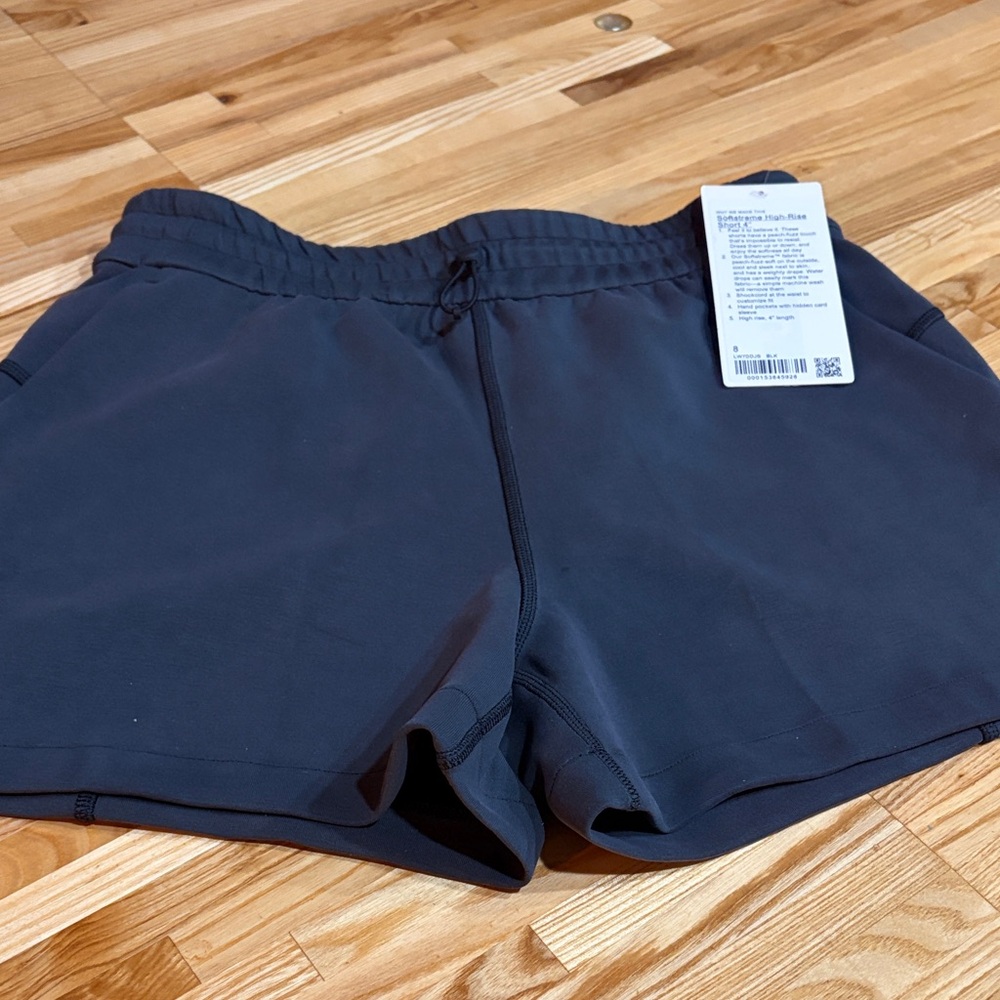 Lululemon Women's Black Softstreme High-Rise Shorts - 4”